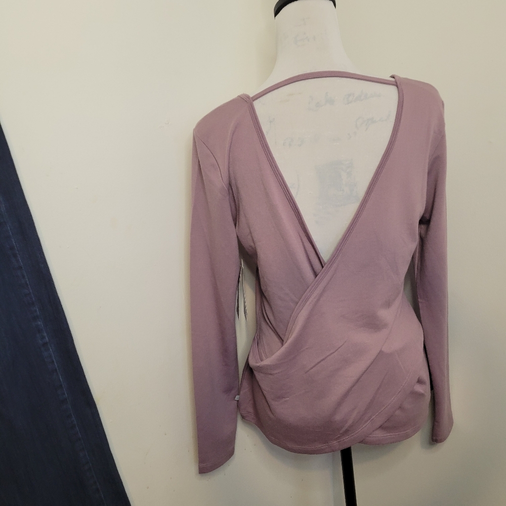 Marika Long Sleeve Open Back Yoga Top‎ Size